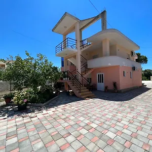 Guest House Vlore Pensión